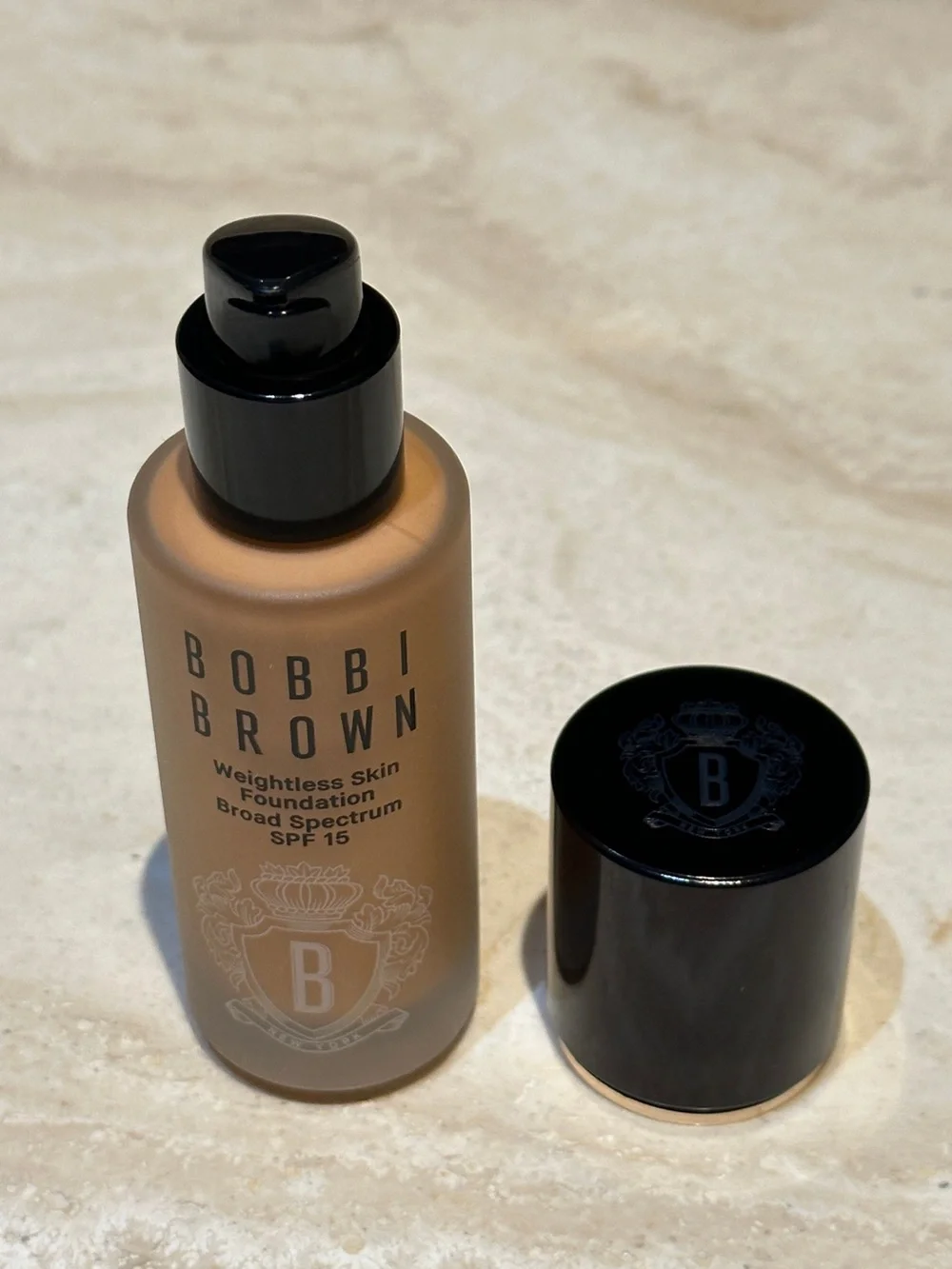 Bobbi Brown Weightless Skin Oil-Controlling Foundation - Honey (W-064)